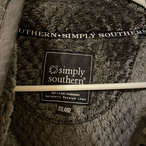 Simply Southern pull over - Picture 3 of 3